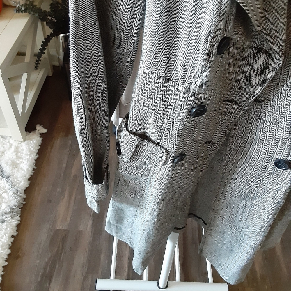 Like New Belted Gray Takara Coat - Picture 7 of 9